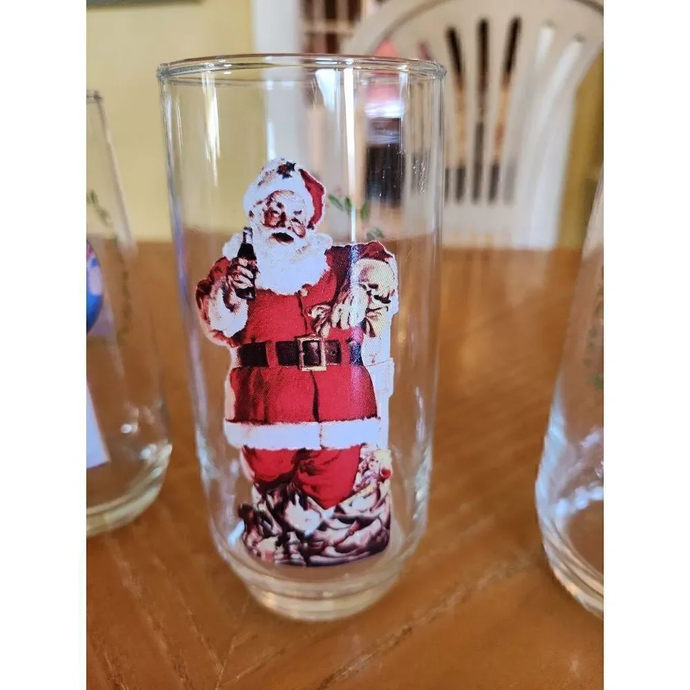 Vintage set of 4 Santa Coca-Cola glasses